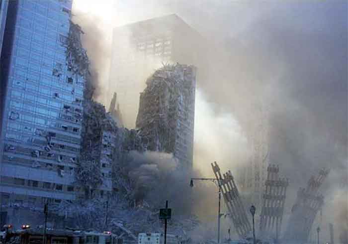 11/09/2001 – BYŁY PRACOWNIK DEPARTAMENTU OBRONY PRZYZNAJE PRZED ŚMIERCIĄ DO ZORGANIZOWANIA WYBURZENIA  KOMPLEKSU WTC.