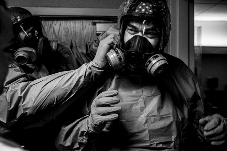 ELITY ZACZYNAJĄ NOWĄ NARRACJĘ – CZY LOCKDOWN’Y I PSYCHOZA SANITARNA WRÓCI NA JESIEŃ ?