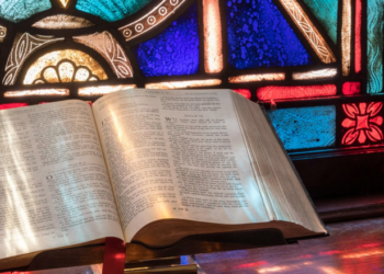 Kto napisał Biblię? Historia autorów, redaktorów i powstawania Pisma Świętego